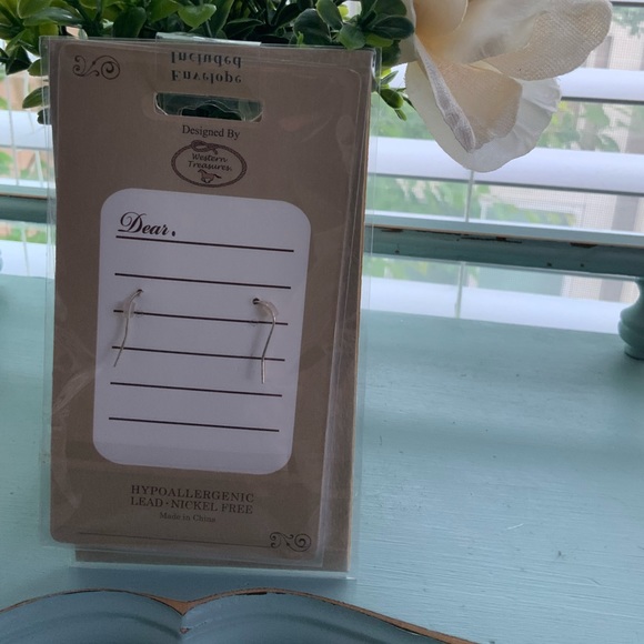 Western Treasure Earrings - Picture 3 of 3